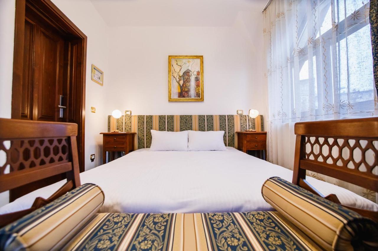 Casa 3 Guesthouse Oradea Ngoại thất bức ảnh