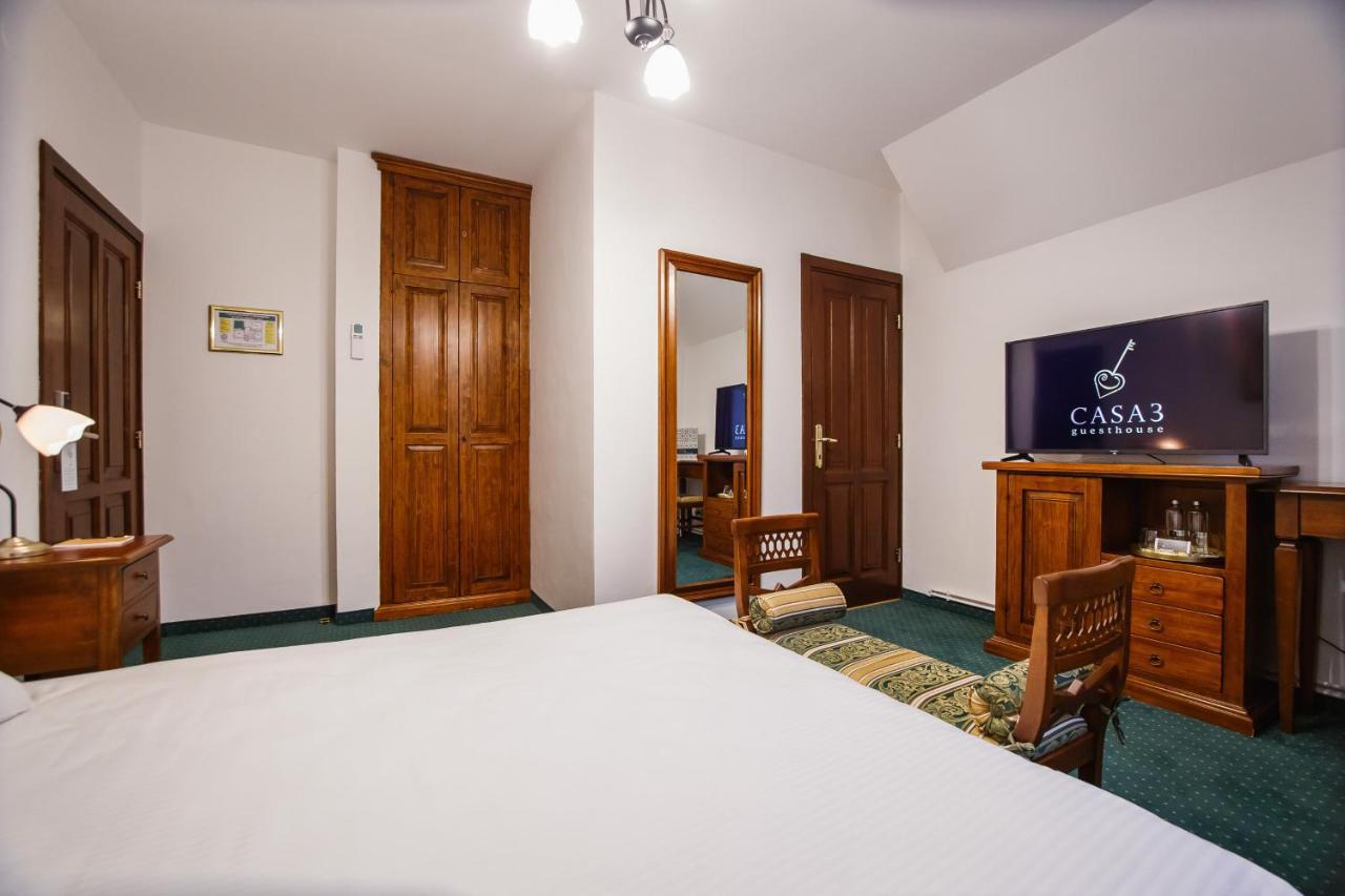 Casa 3 Guesthouse Oradea Ngoại thất bức ảnh