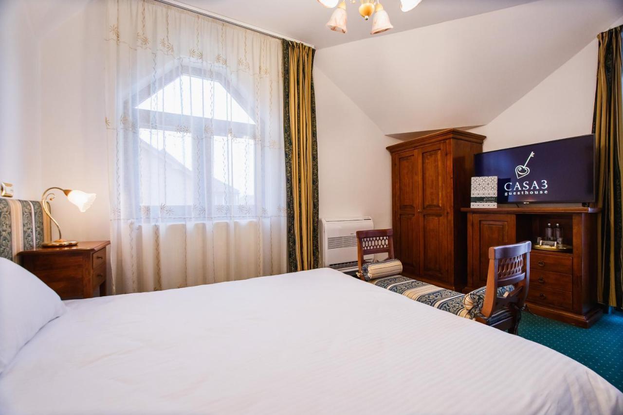 Casa 3 Guesthouse Oradea Ngoại thất bức ảnh