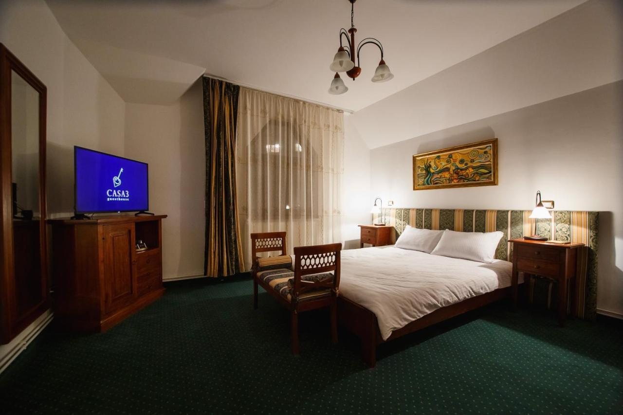 Casa 3 Guesthouse Oradea Ngoại thất bức ảnh